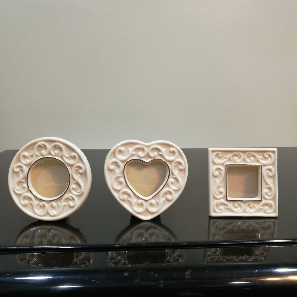 Miniature Lenox picture frames 3 in set